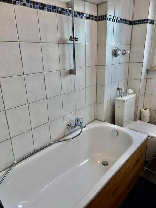 Moderne Ruhige Angebunden