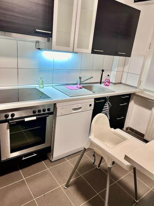Moderne Ruhige Angebunden Apartment