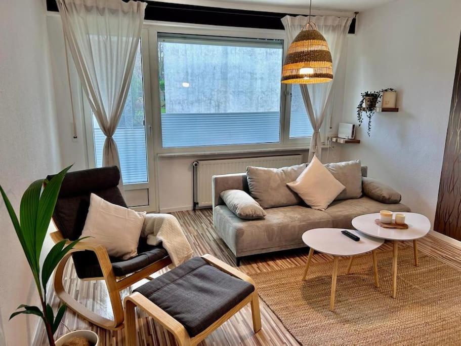 Moderne Ruhige Angebunden