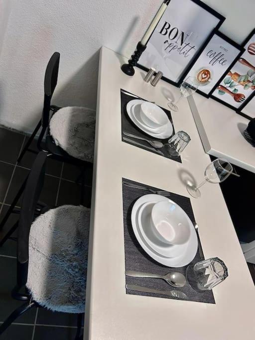 Moderne Ruhige Angebunden Appartement *